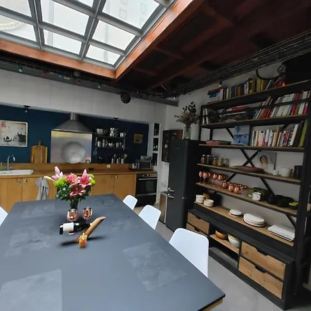 Holiday home Atelier D'artiste - Loft With Garden Center Of